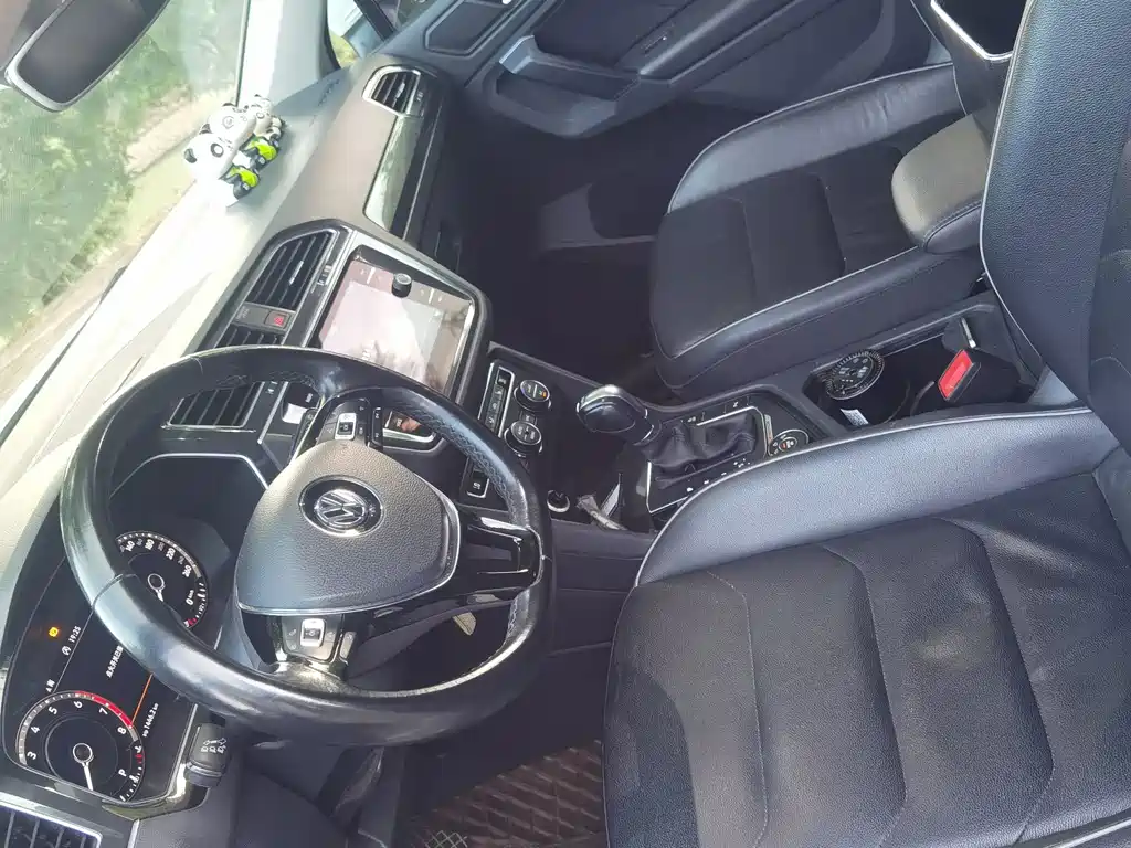 Volkswagen Tiguan — фото 5