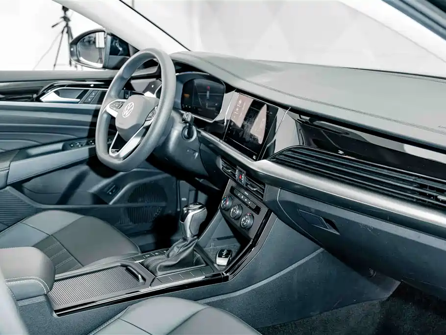 Volkswagen Passat — фото 17