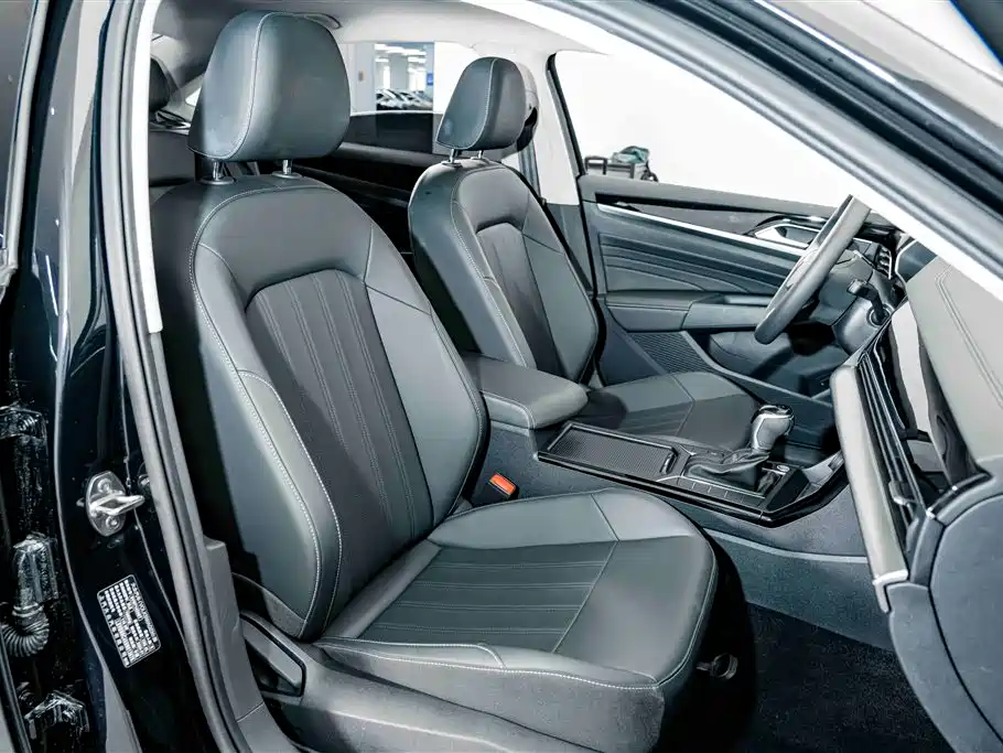 Volkswagen Passat — фото 18