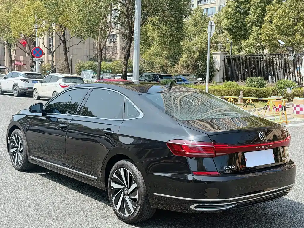 Volkswagen Passat — фото 5