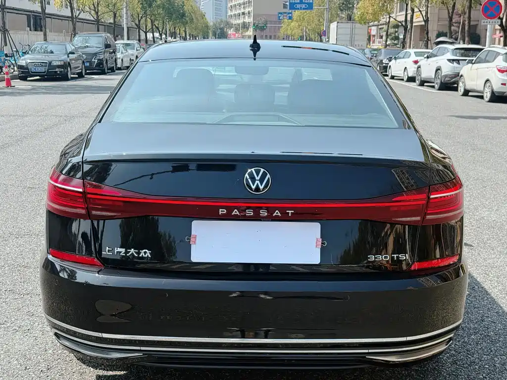 Volkswagen Passat — фото 6