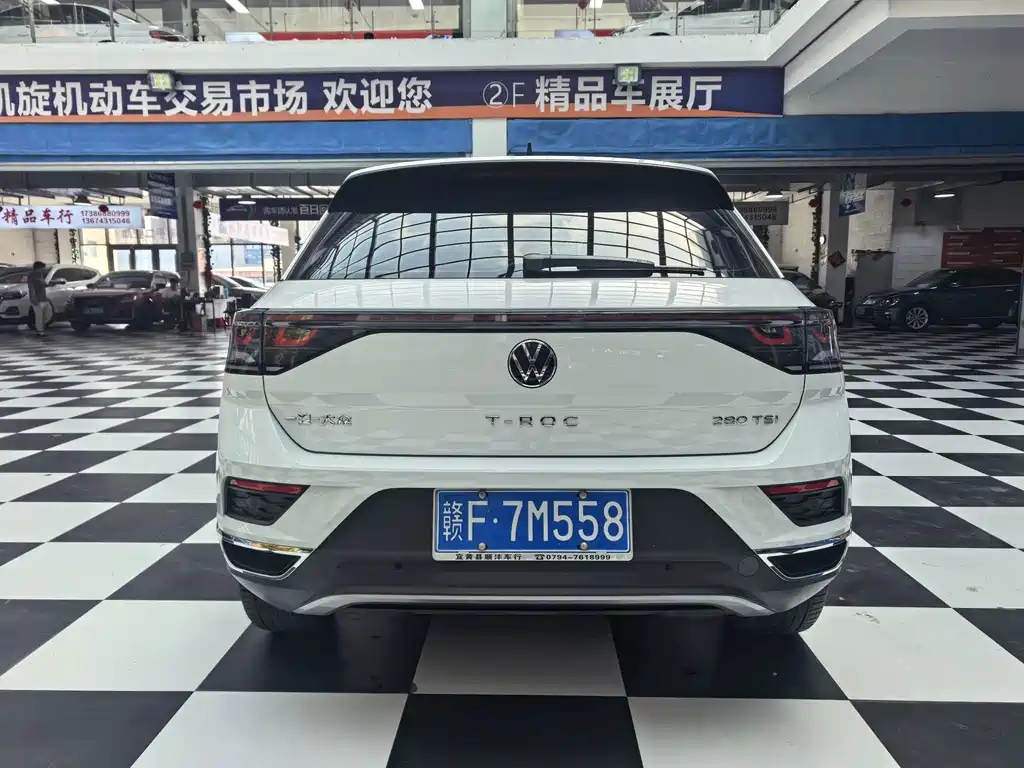 Volkswagen T-Roc — фото 5