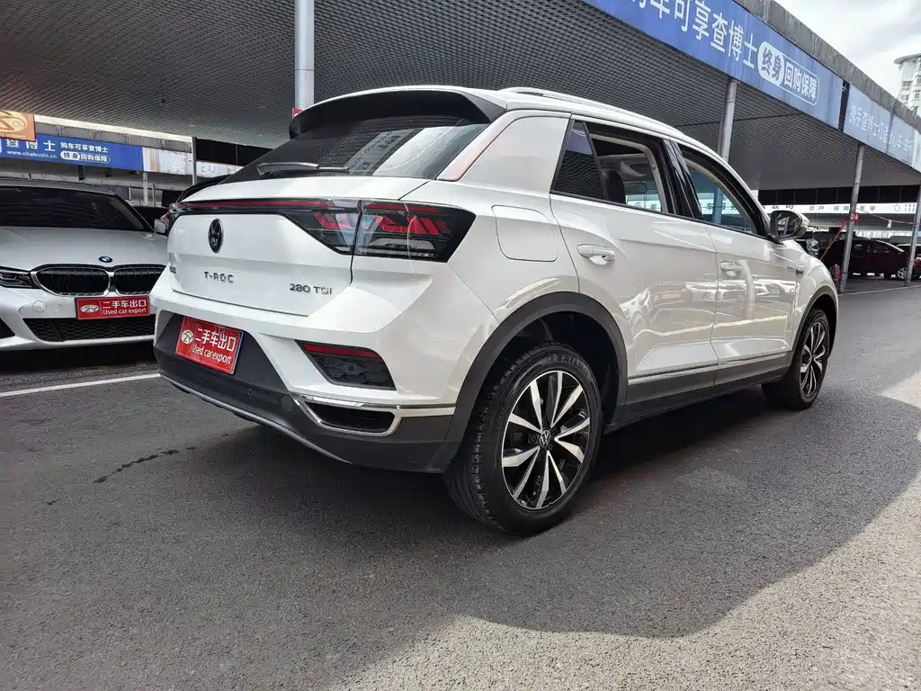 Volkswagen T-Roc — фото 6
