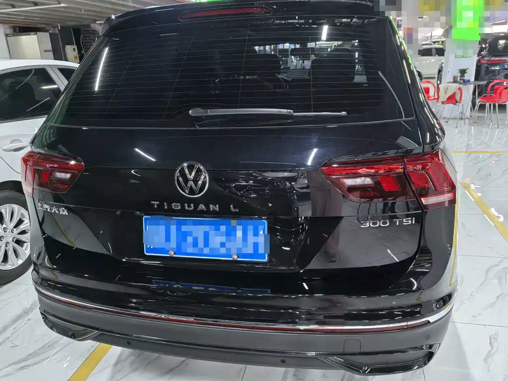 Volkswagen Tiguan L — фото 5