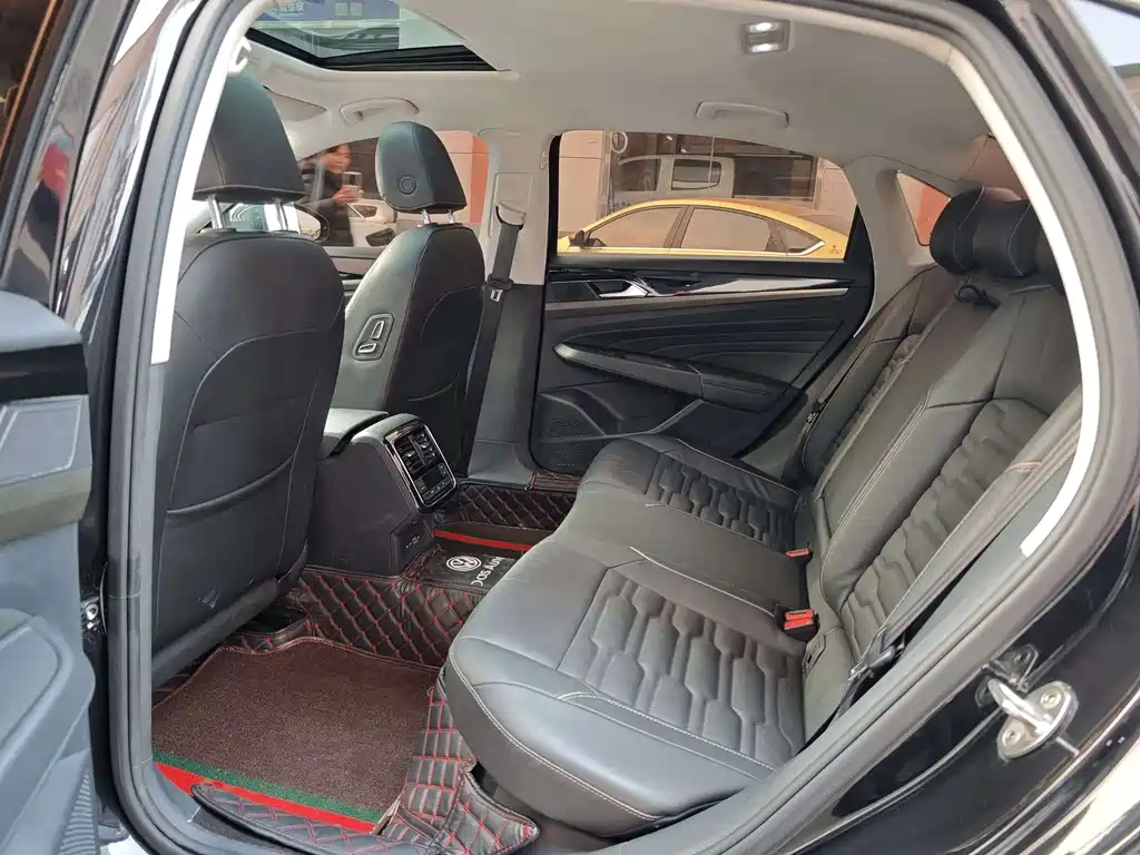 Volkswagen Passat — фото 9