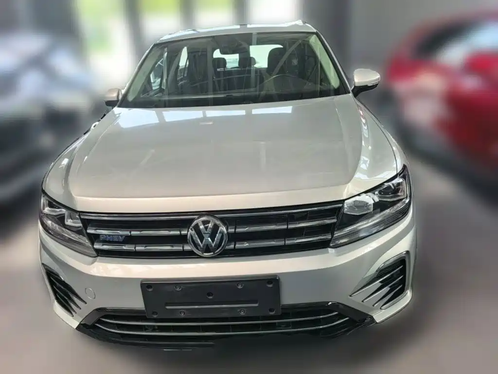 Volkswagen Tiguan L PHEV — фото 5