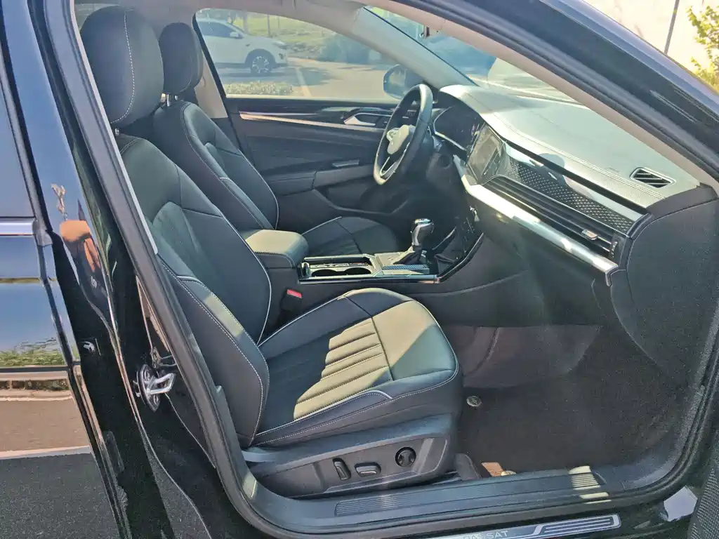 Volkswagen Passat — фото 19