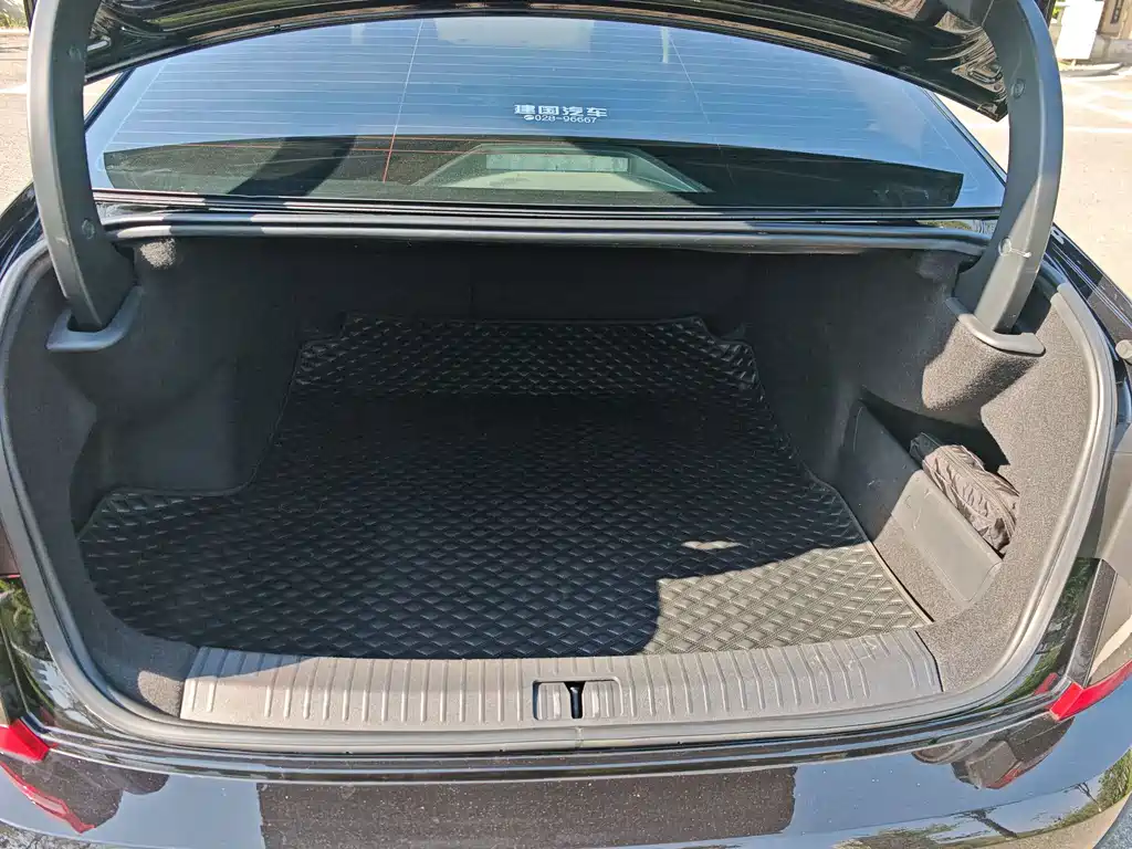 Volkswagen Passat — фото 9