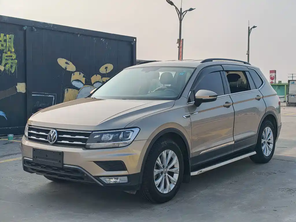 Volkswagen Tiguan L — фото 3
