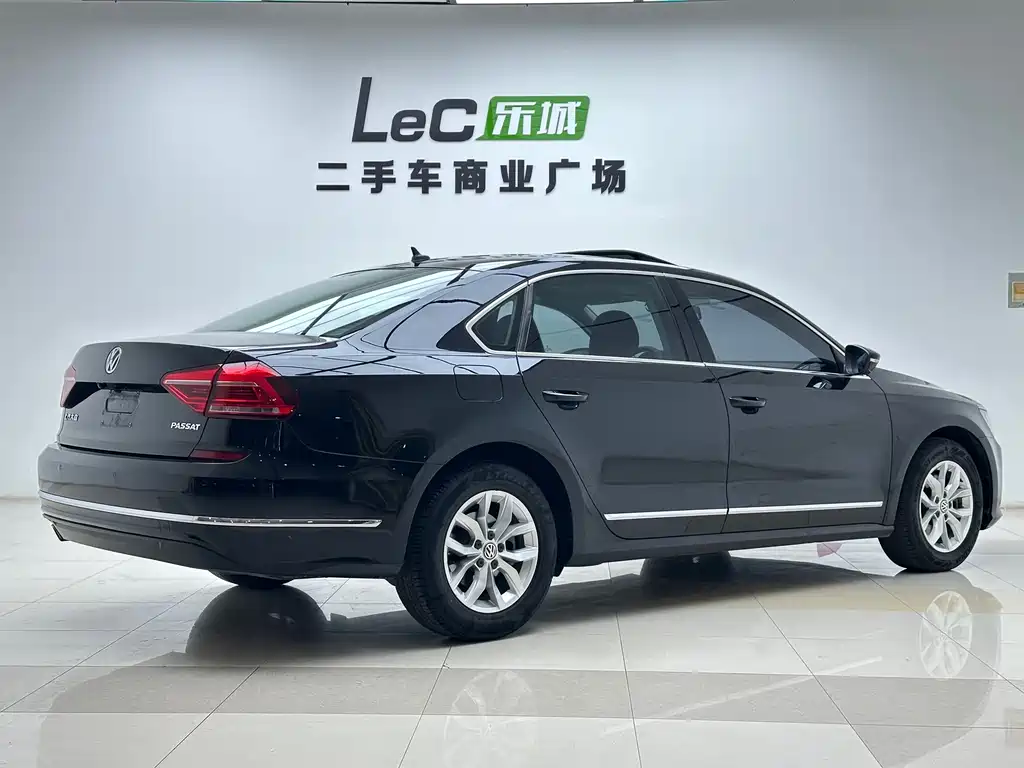 Volkswagen Passat — фото 4