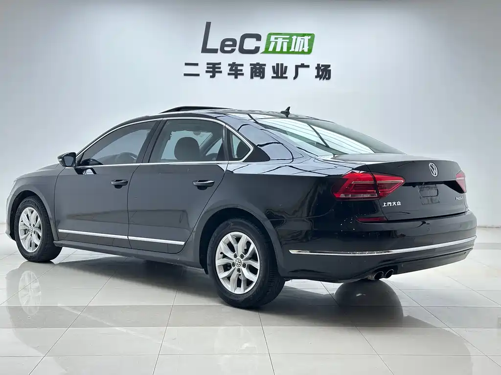 Volkswagen Passat — фото 6
