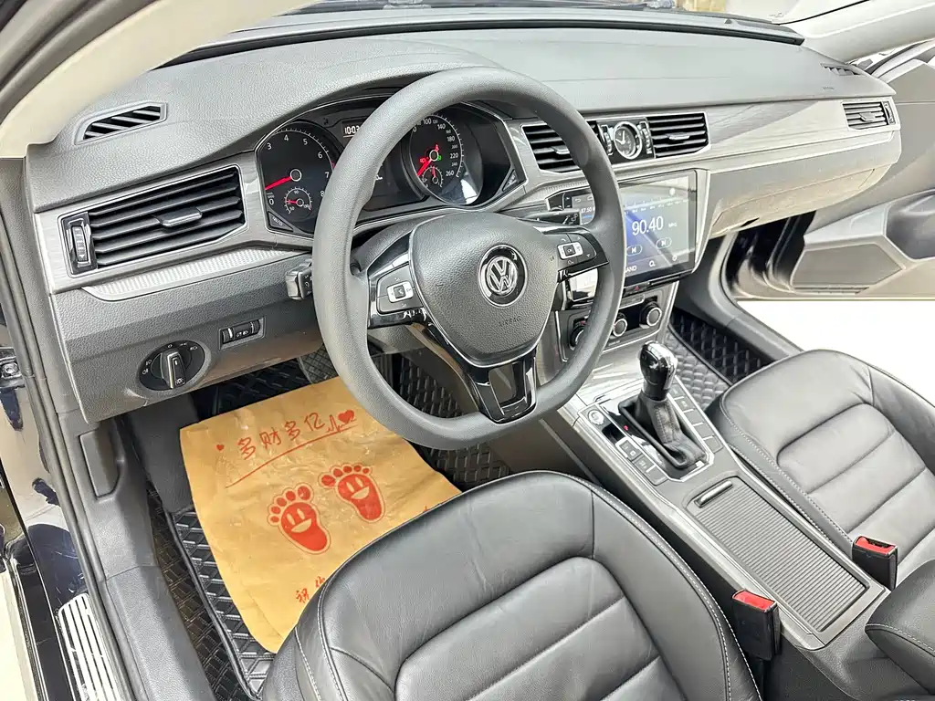 Volkswagen Passat — фото 8