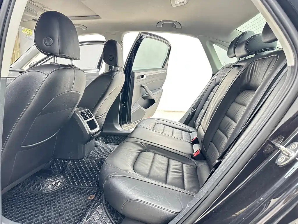 Volkswagen Passat — фото 9