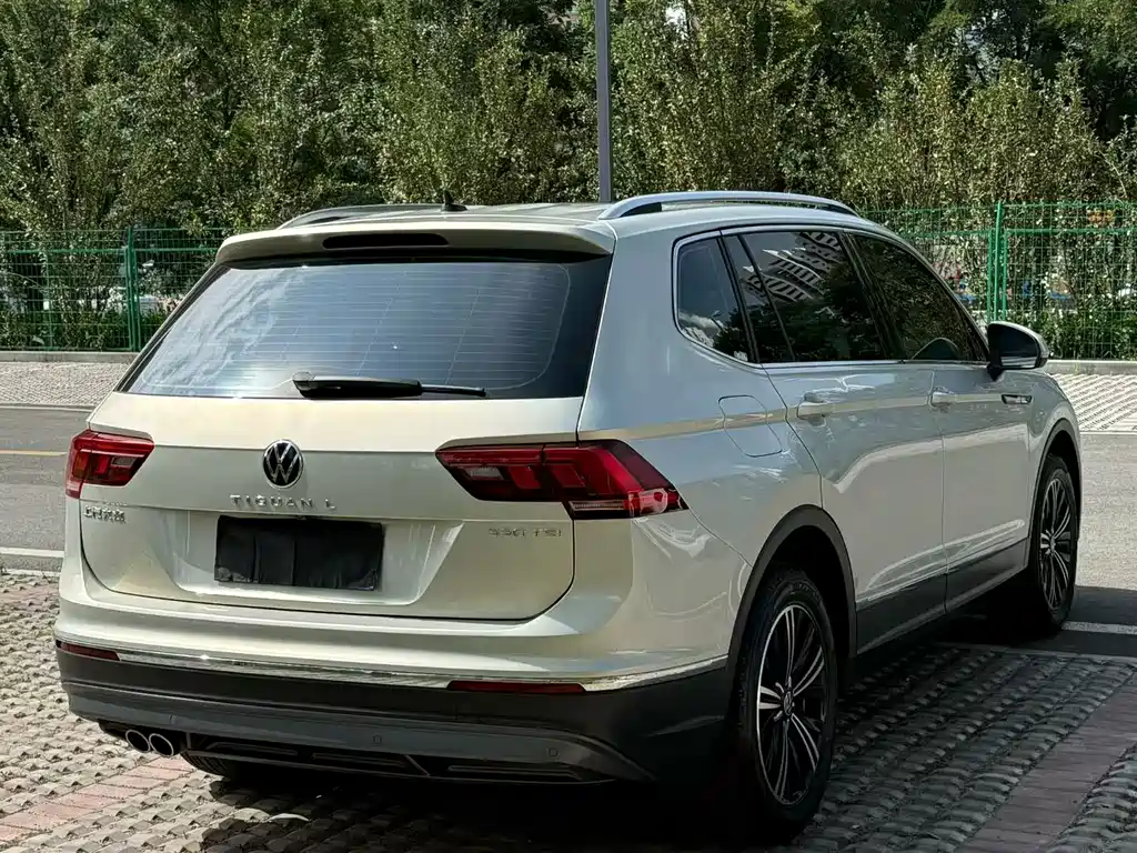 Volkswagen Tiguan L — фото 6