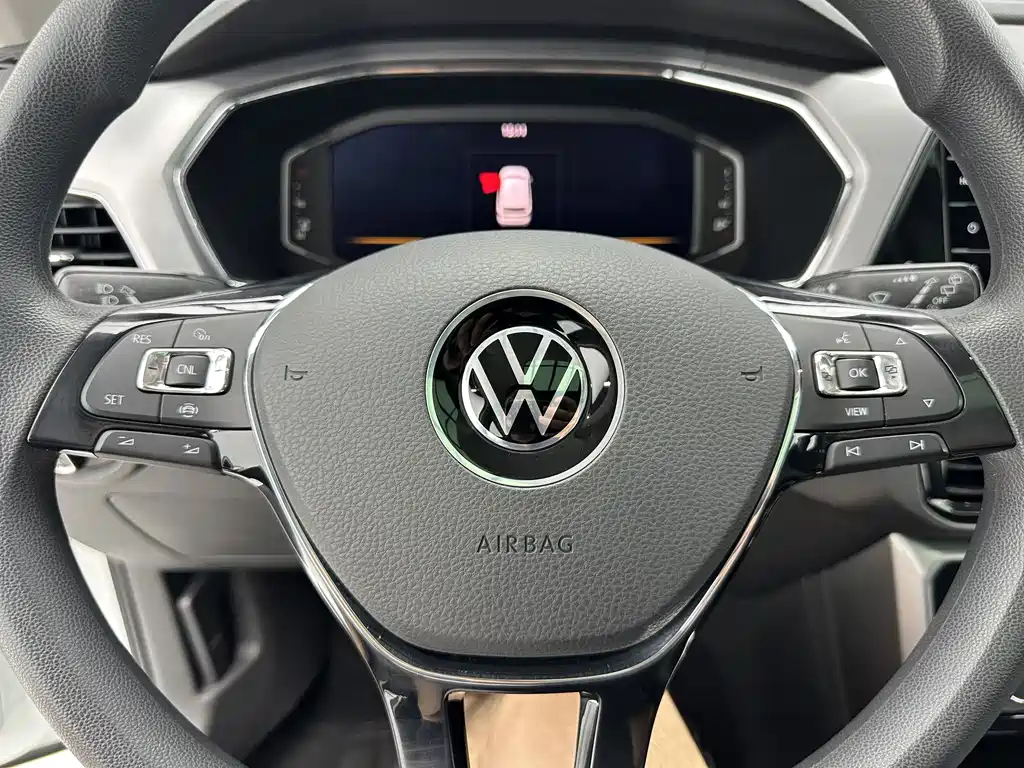 Volkswagen T-Cross — фото 13