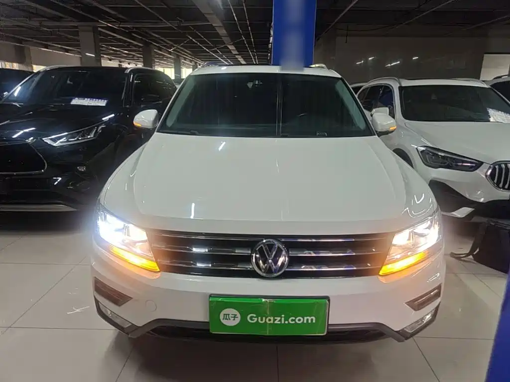 Volkswagen Tiguan L — фото 3