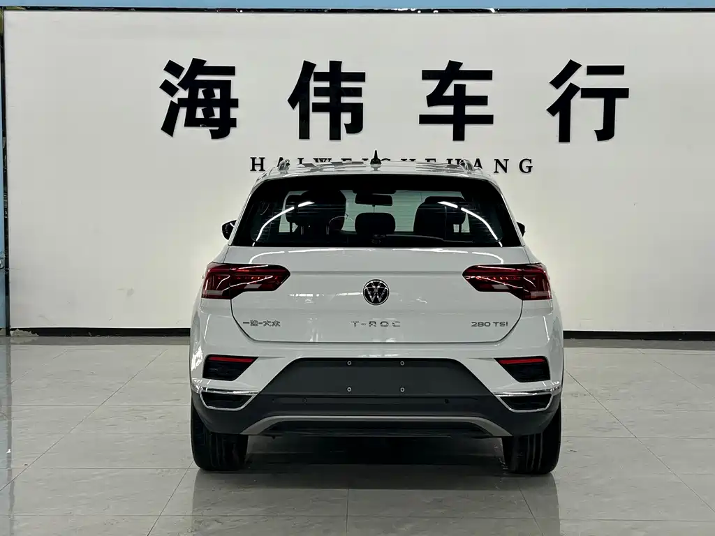 Volkswagen T-Roc — фото 14