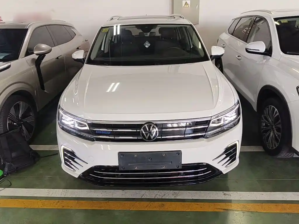 Volkswagen Tiguan L PHEV — фото 3
