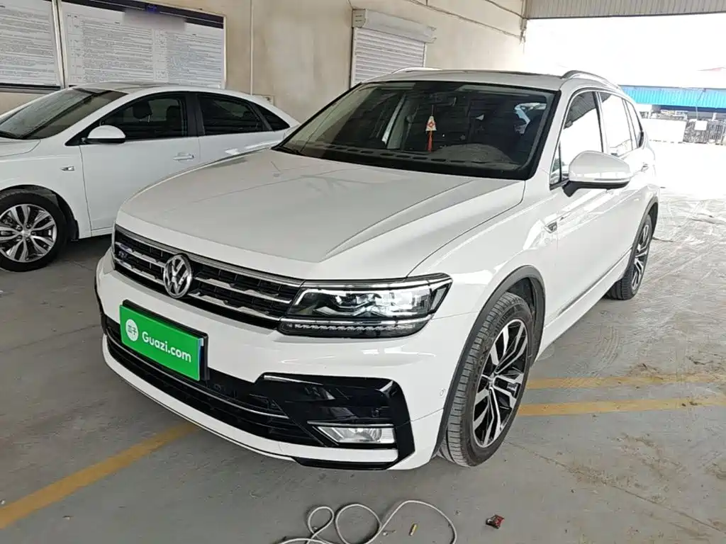 Volkswagen Tiguan L — фото 2