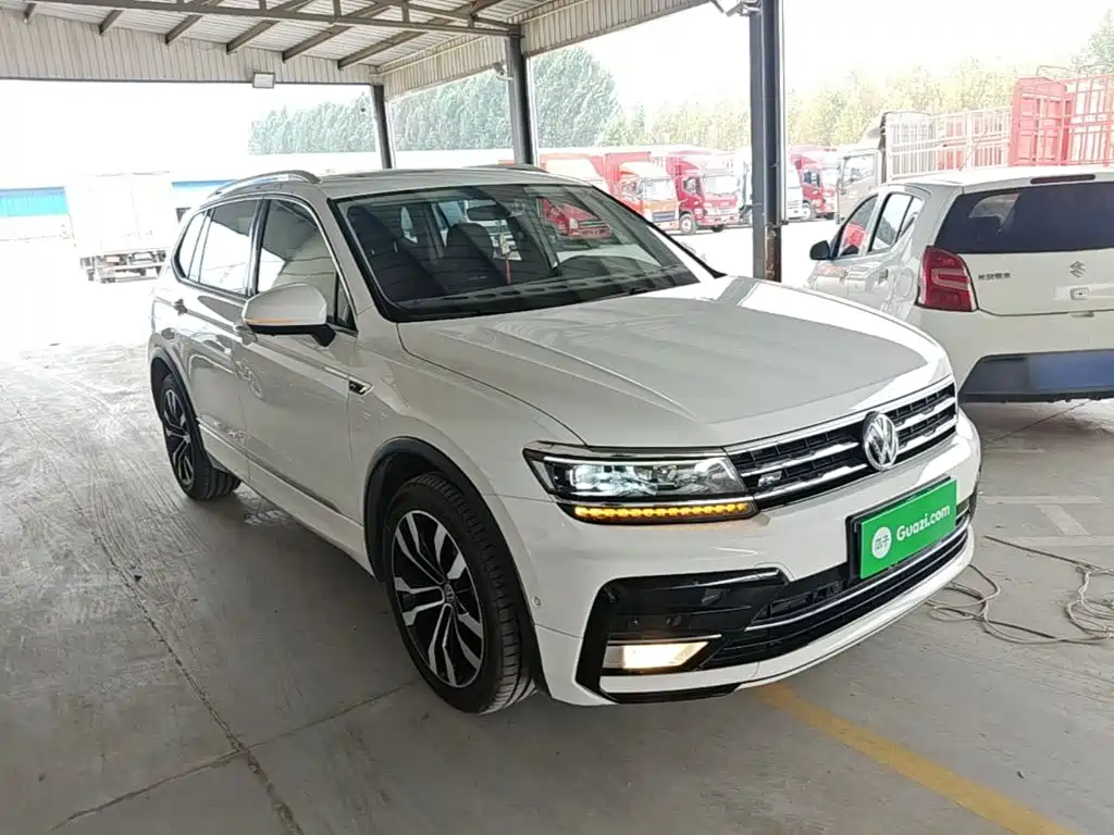 Volkswagen Tiguan L — фото 4