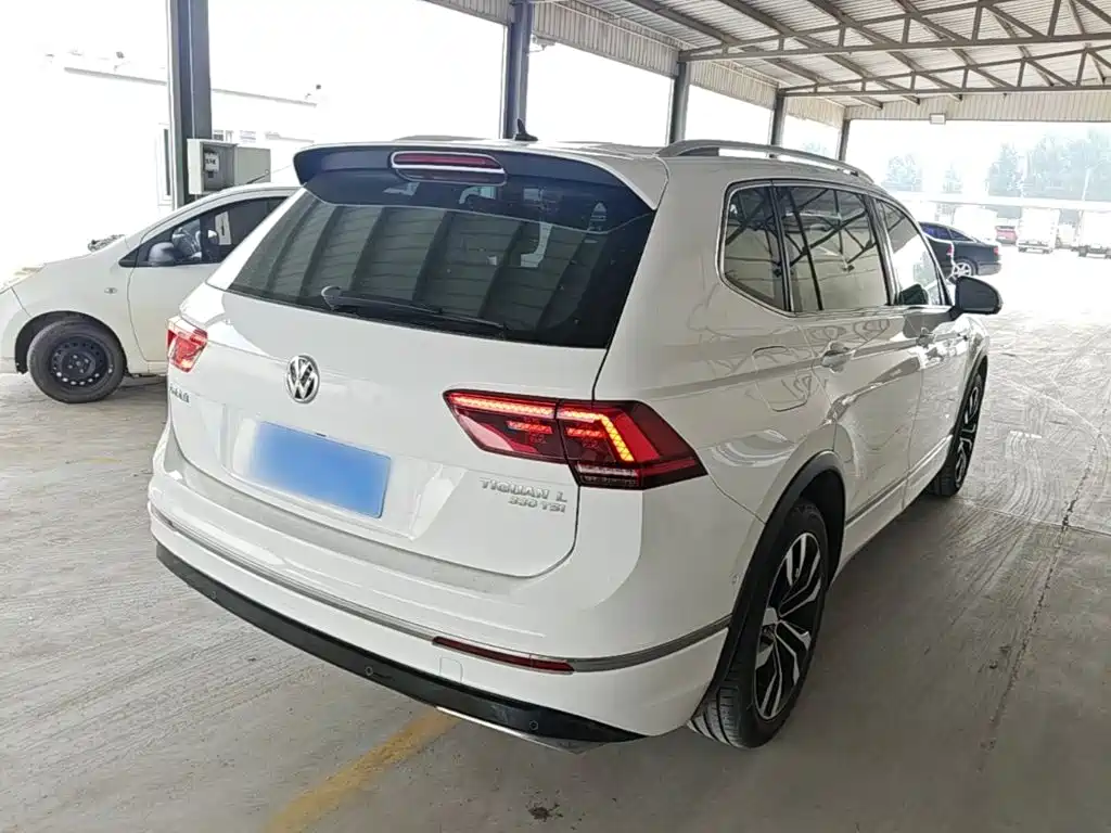 Volkswagen Tiguan L — фото 7
