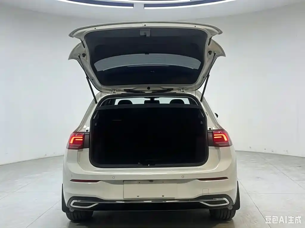 Volkswagen Golf — фото 15