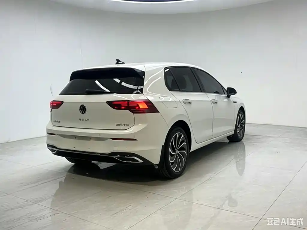 Volkswagen Golf — фото 5