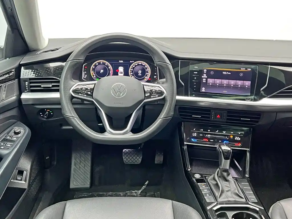 Volkswagen Passat — фото 19