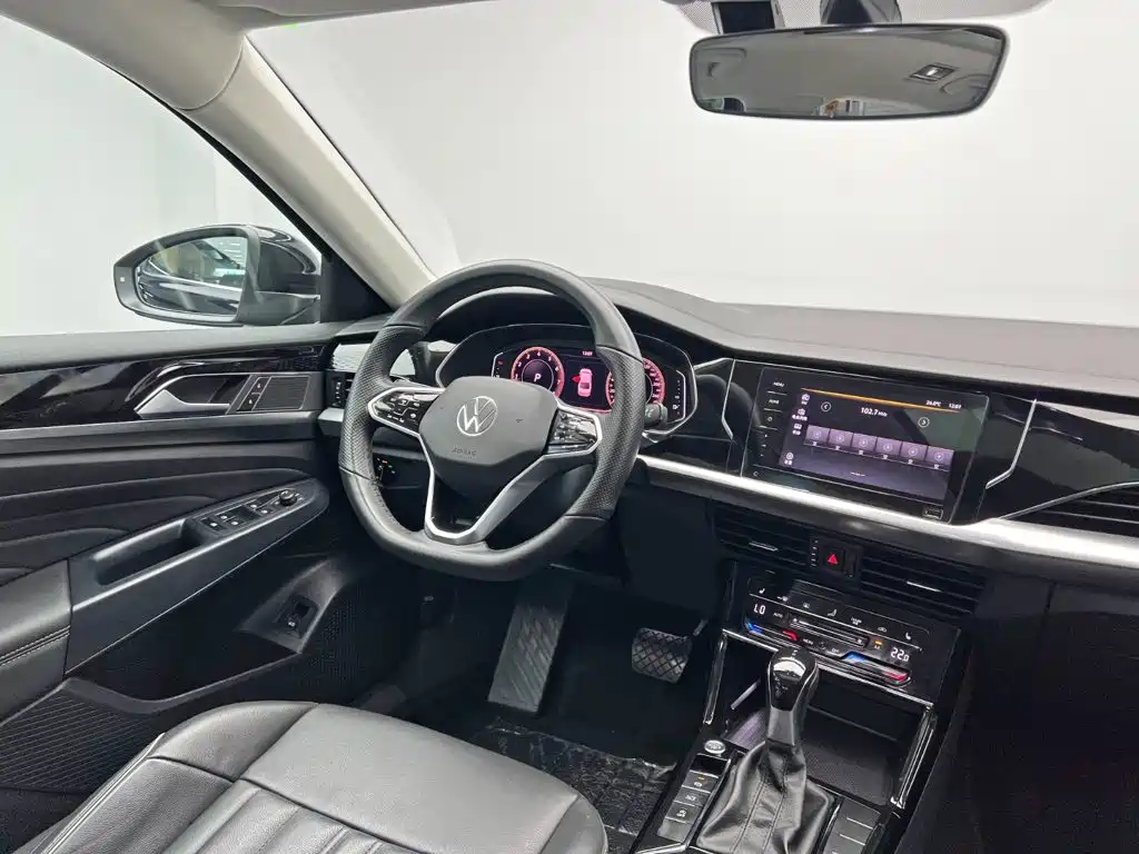 Volkswagen Passat — фото 23