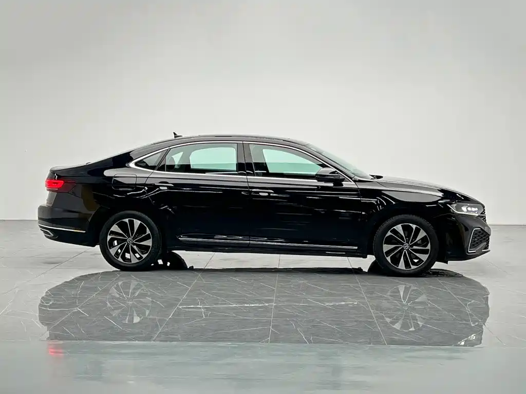 Volkswagen Passat — фото 8