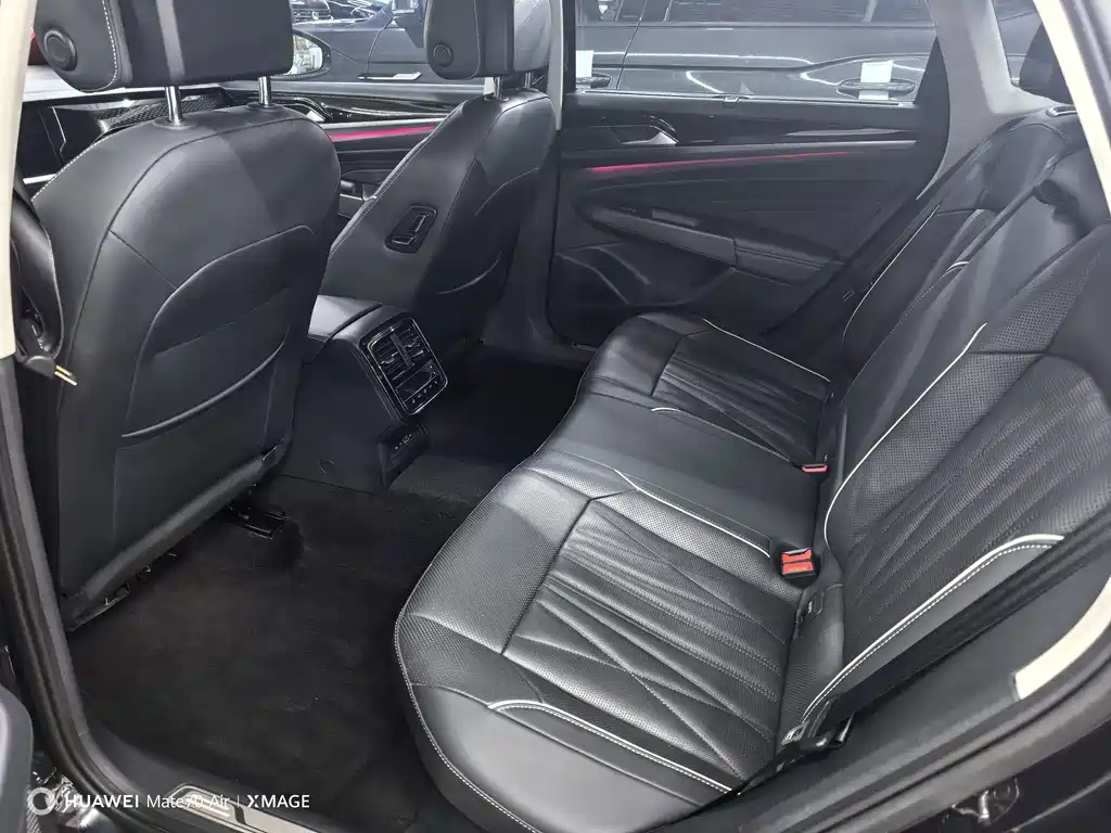 Volkswagen Passat — фото 5