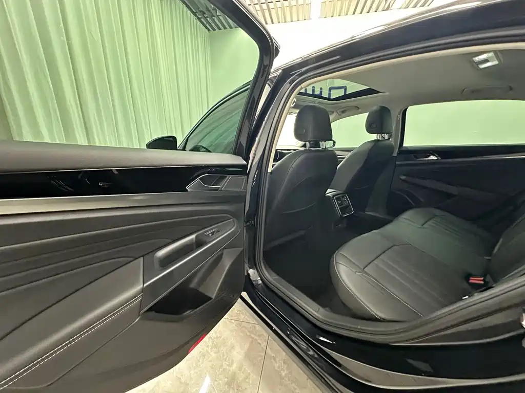 Volkswagen Passat — фото 8