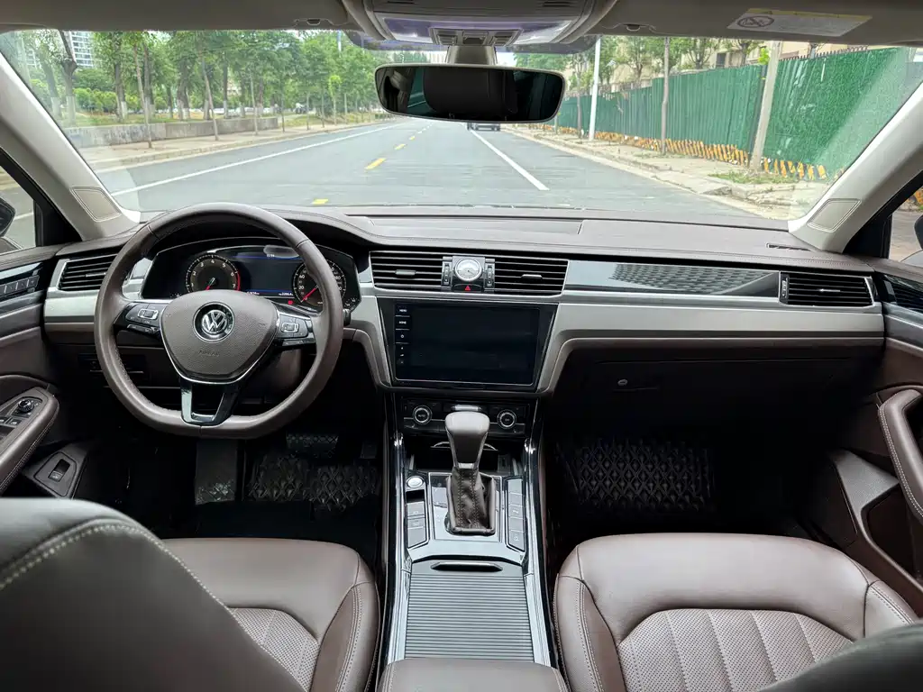 Volkswagen Phideon — фото 5