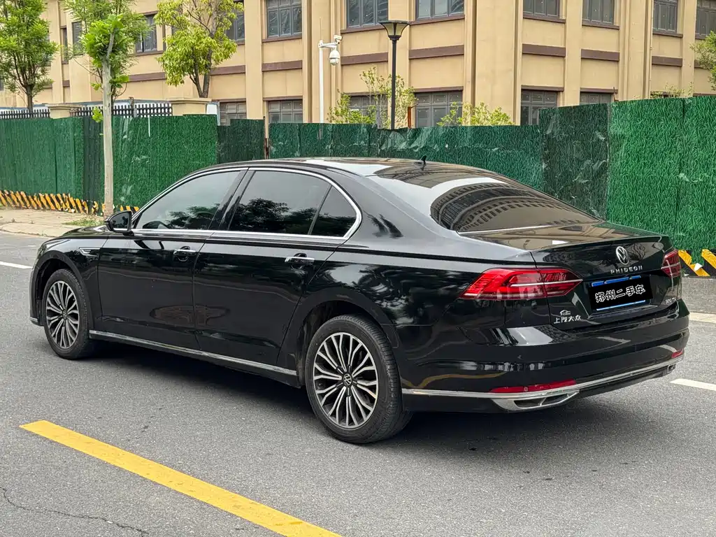 Volkswagen Phideon — фото 9