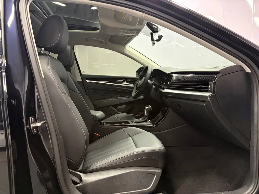 Volkswagen Passat — фото 15