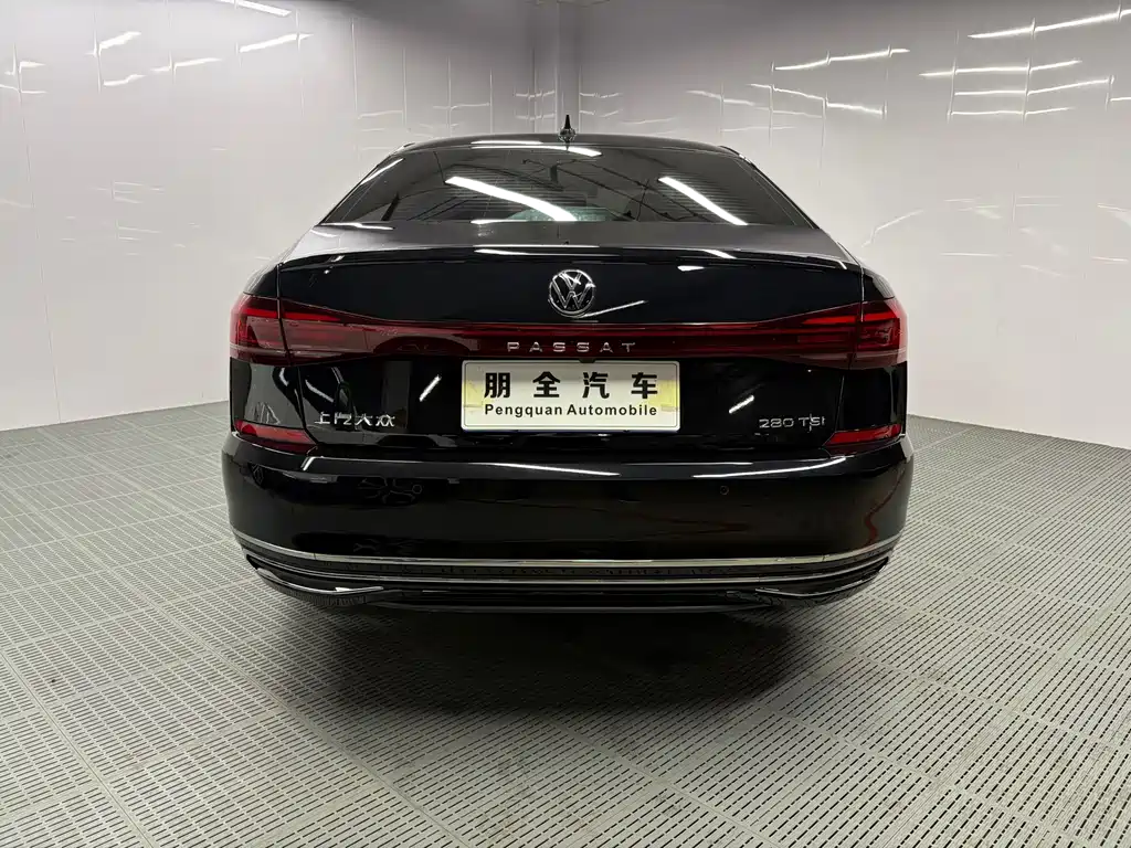 Volkswagen Passat — фото 19