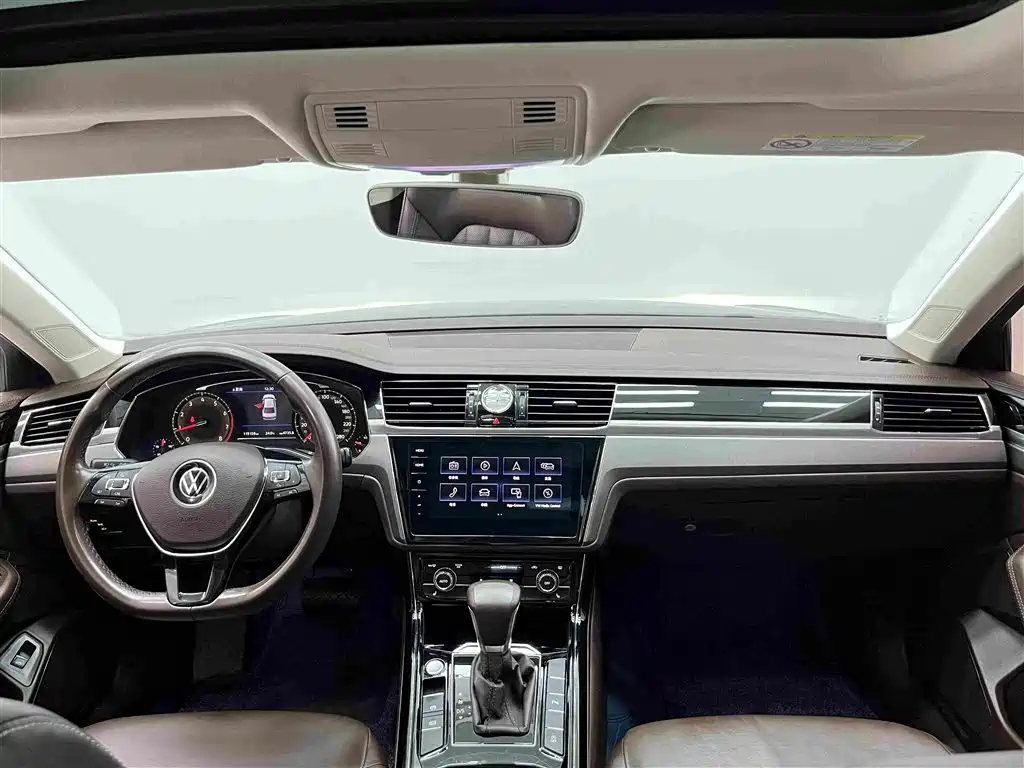 Volkswagen Phideon — фото 5