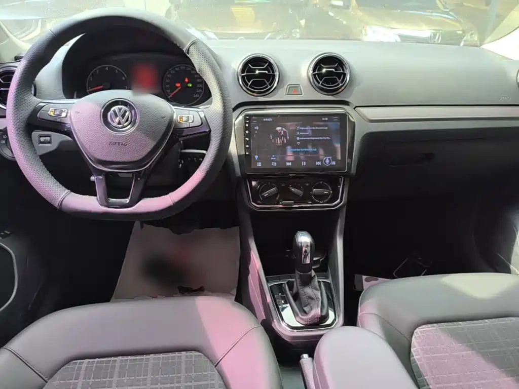 Volkswagen Jetta — фото 10