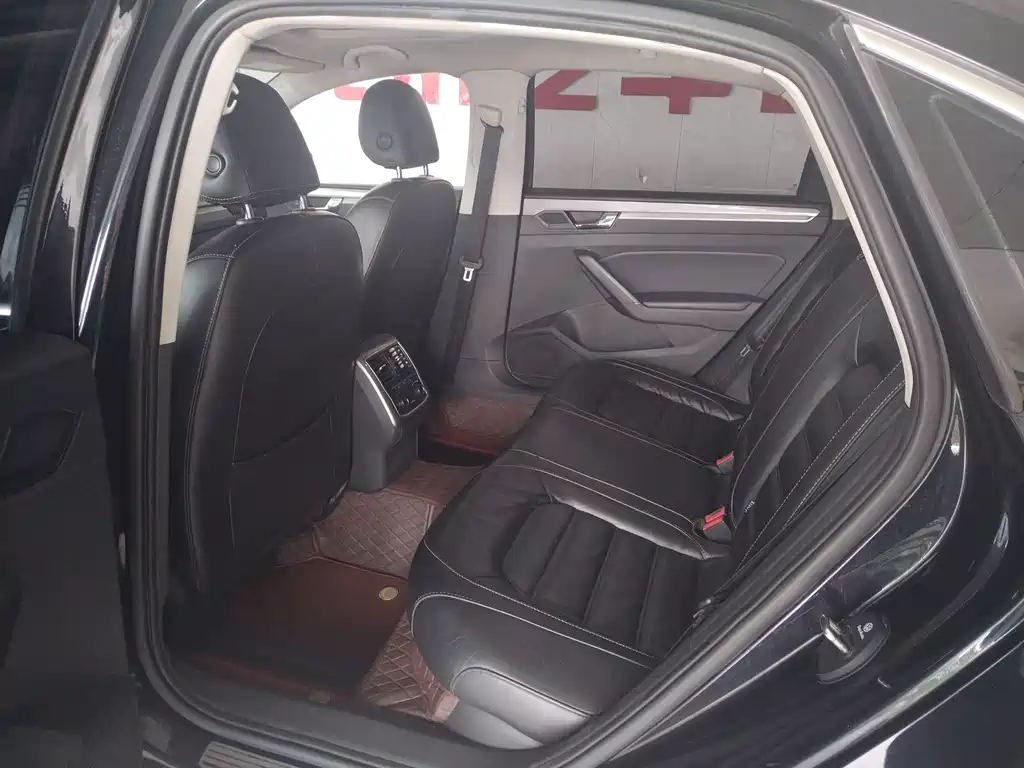 Volkswagen Passat — фото 3