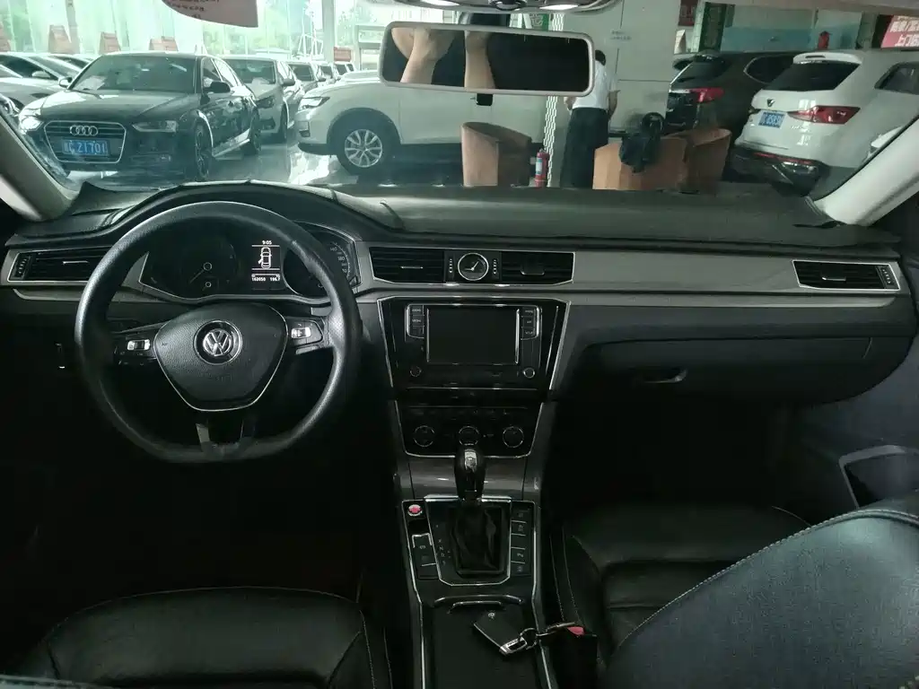 Volkswagen Passat — фото 4