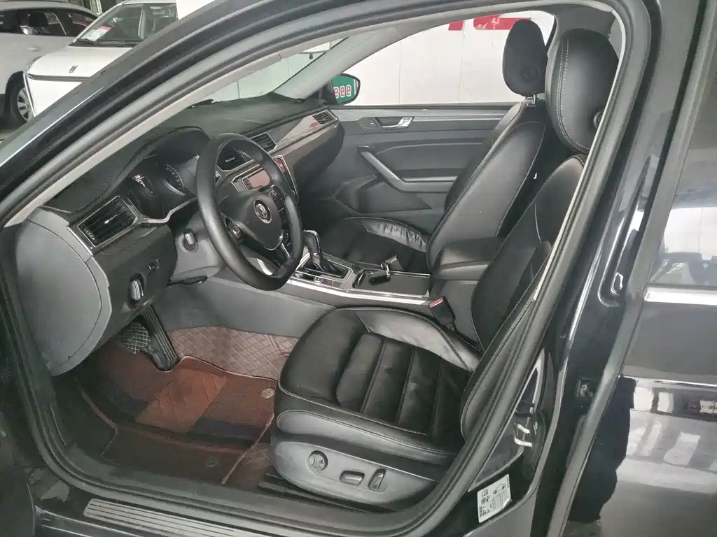 Volkswagen Passat — фото 6