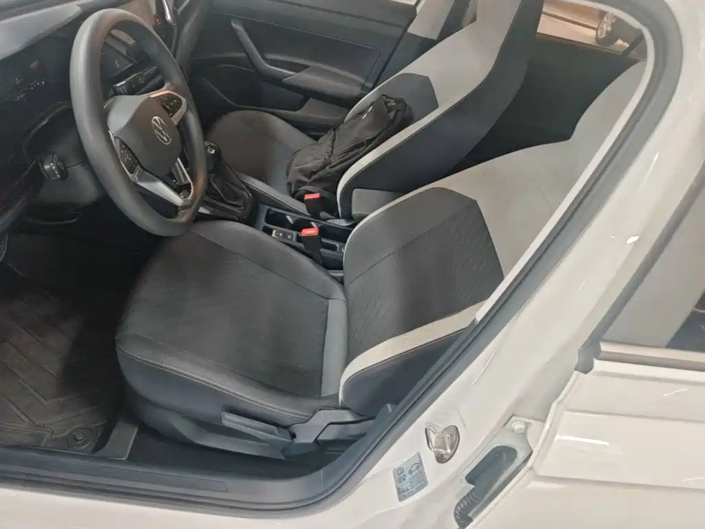 Volkswagen Lavida — фото 11