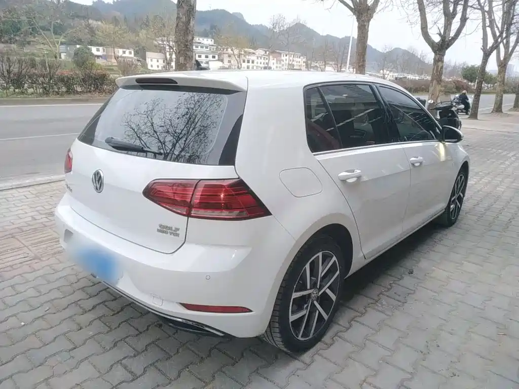 Volkswagen Golf — фото 5