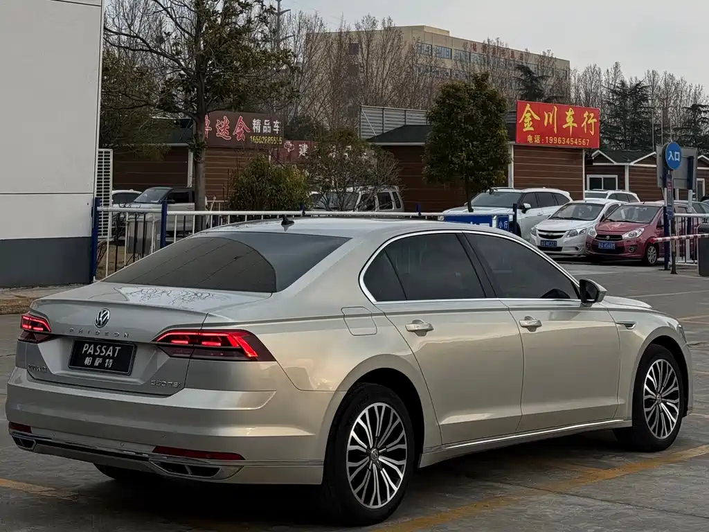 Volkswagen Phideon — фото 6