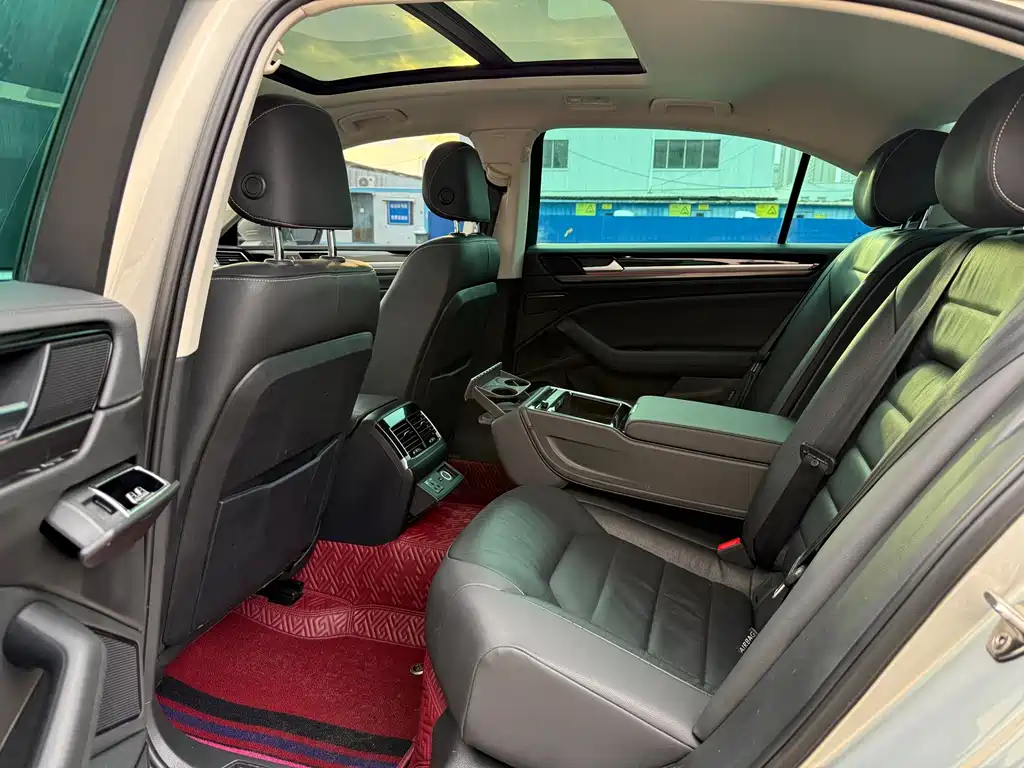 Volkswagen Phideon — фото 8