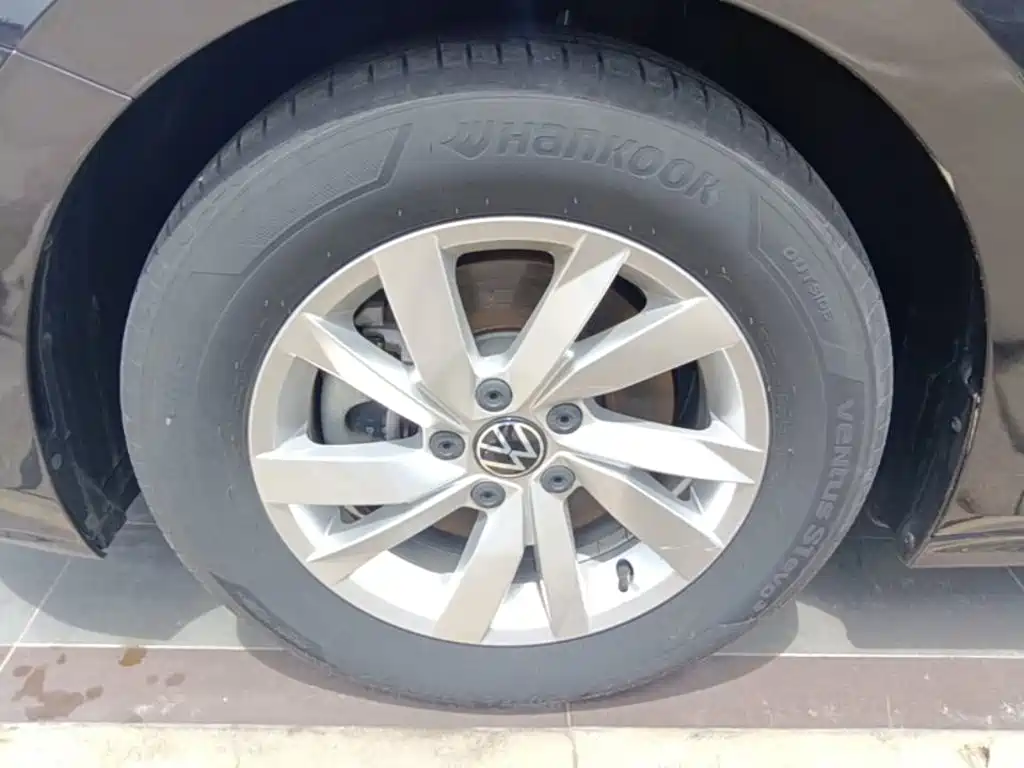 Volkswagen Passat — фото 23