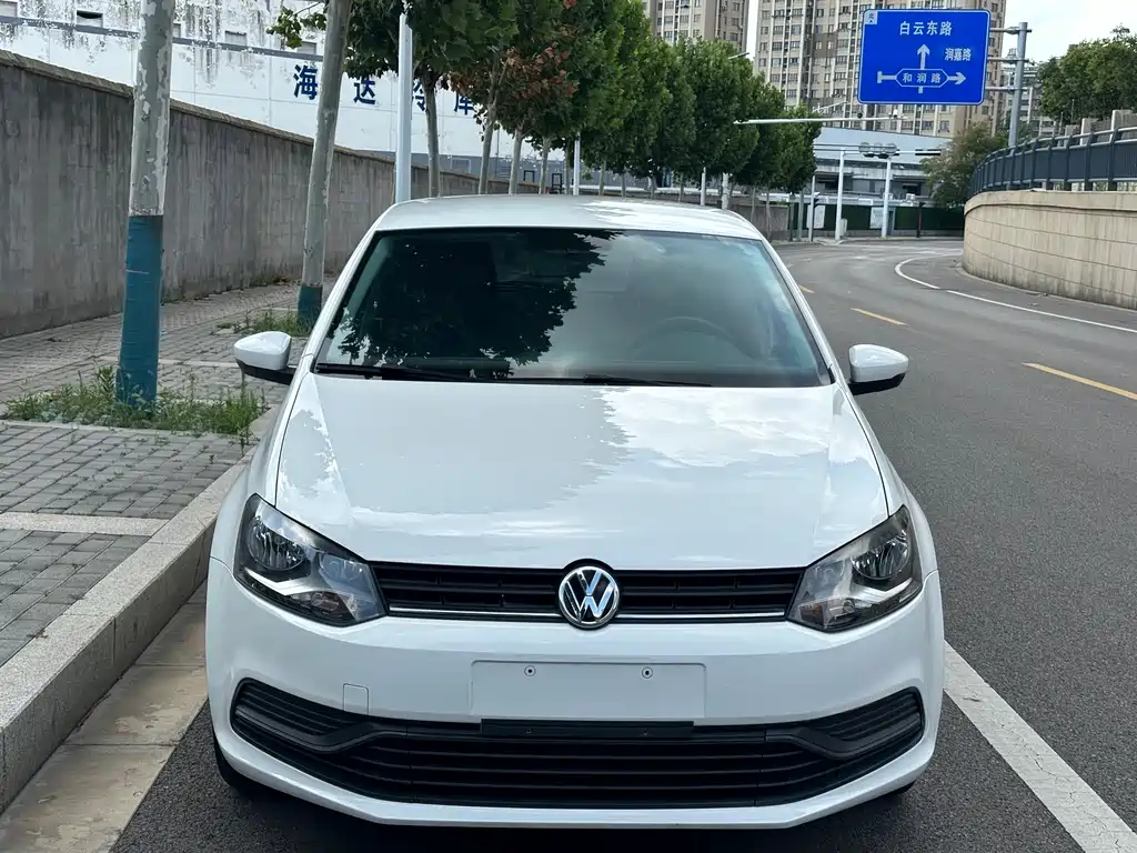 Volkswagen Polo — фото 2