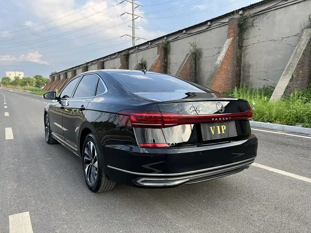 Volkswagen Passat — фото 5