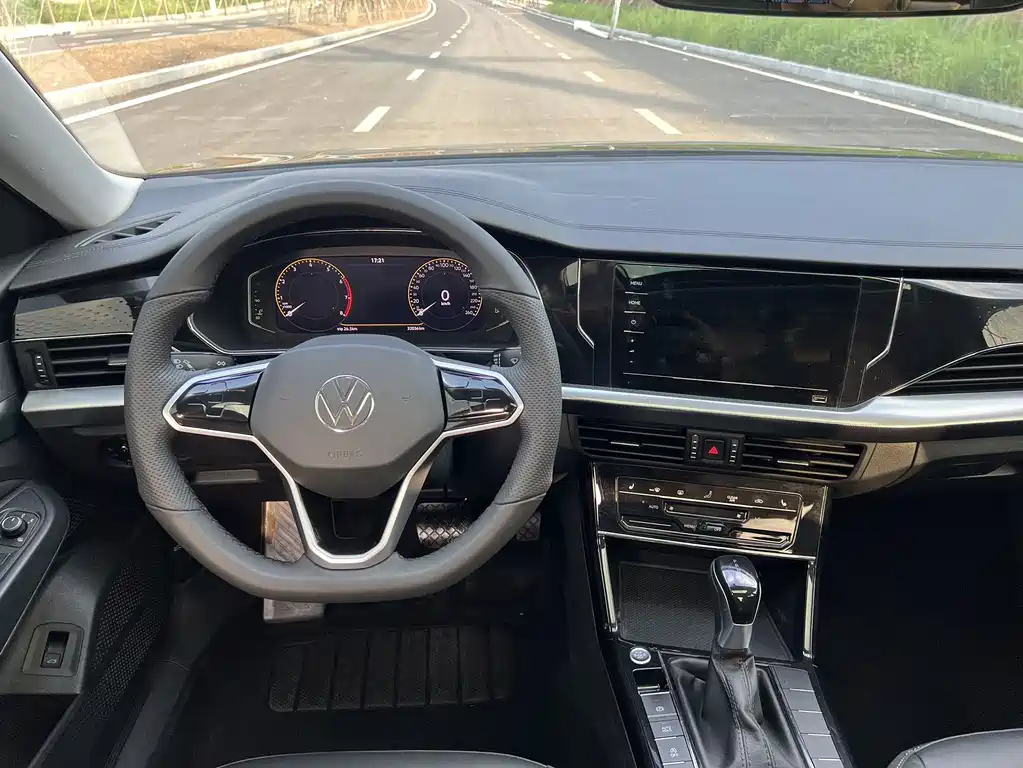 Volkswagen Passat — фото 10