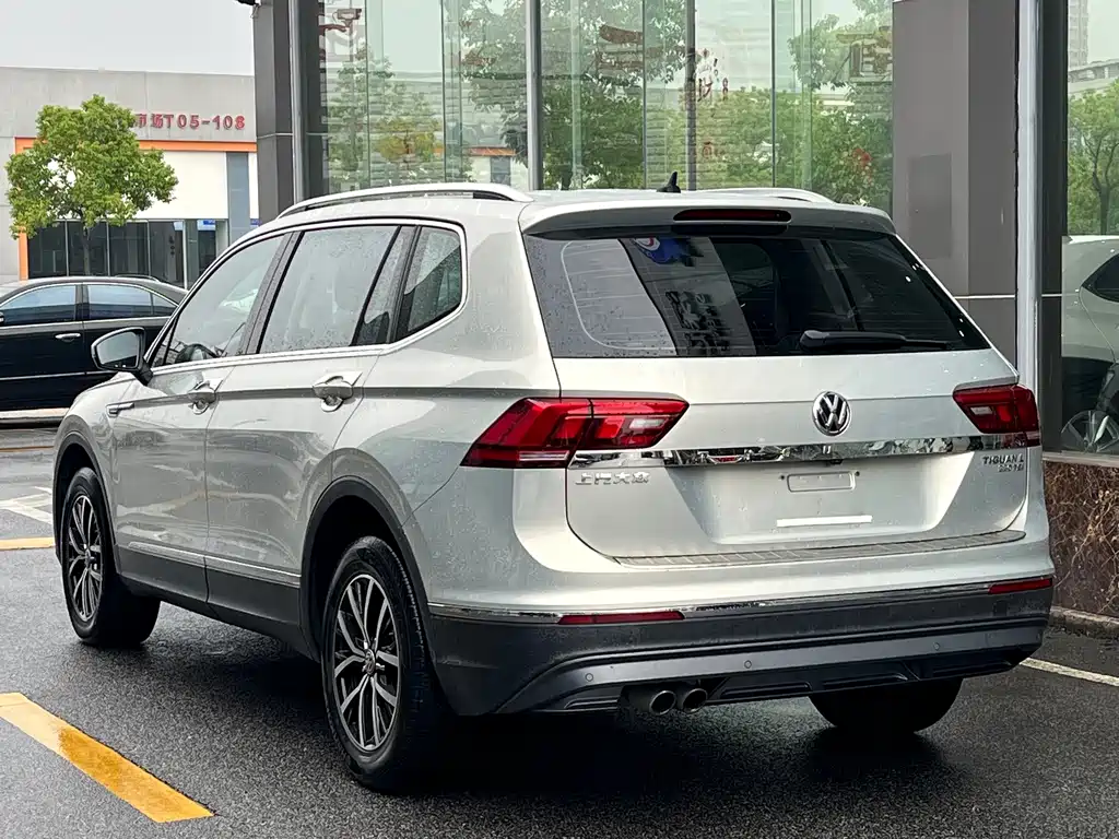 Volkswagen Tiguan L — фото 3